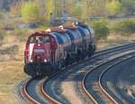 DB Cargo Voith Gravita 10BB 261 082-2 (9280 1261 082-2 D-DB) mit 3 Wascosa Gasdruckkesselwagen beim rangieren in Gera am 24.4.2020 