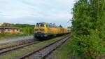 DB Netz Instandhaltung 218 392-9 ( 9280 1218 392-9 D-DB ) mit einem Messzug im Holzbahnhof von Gera am 10.5.2022.