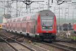 Einfahrt eines Doppelstockzuges auf der Fahrt von Frankfurt nach Gießen am 25.4.14 in Gießen.