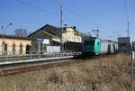 Zwangspause für 185 576-6 mit KeWa in Greifswald Hbf [WGW] | von der Grenze der DB-Anlage aufgenommen | März 2017