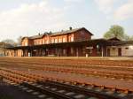 Ein Blick von hinten auf den Haldensleber Bahnhof.