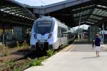 1442 603 und ein weiterer 1442 (Bombardier Talent 2) der S-Bahn Mitteldeutschland (DB Regio Südost) als S 37341 (S3) nach Geithain steht in ihrem Startbahnhof Halle(Saale)Hbf bereit.