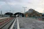 Blick auf die kürzlich fertiggestellte Ostseite nebst Empfangsgebäude in Halle(Saale)Hbf.