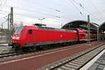 146 022 der Elbe-Saale-Bahn (DB Regio Südost) als RE 16324 (RE30) nach Magdeburg Hbf verlässt seinen Startbahnhof Halle(Saale)Hbf auf Gleis 10 E-G.