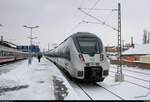 1442 122 und 1442 609 (Bombardier Talent 2) der S-Bahn Mitteldeutschland (DB Regio Südost) als S 37527 (S5X) nach Zwickau(Sachs)Hbf stehen in ihrem Startbahnhof Halle(Saale)Hbf auf Gleis 13.