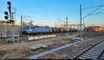 Kesselzug mit dem Albatros 152 137-6 (Siemens ES64F) kurz vor der Landung in der Zugbildungsanlage (ZBA) Halle (Saale), hier östlich des Bahnsteigs 12/13 in Halle (Saale)Hbf.