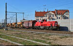 261 099-6 (Voith Gravita 10 BB) ist erneut mit einer Übergabe in Halle(Saale)Hbf zugegen, kommt aber vor der Weiterfahrt in südliche Richtung noch einmal am Signal zum halten.