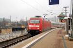 101 039 erreicht mit IC 2035 am 22.02.09 den Hbf Halle(S).