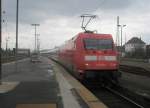 Hier 101 013-1 mit IC2356 von Berlin Gesundbrunnen nach Frankfurt(Main) Flughafen Fernbahnhof, bei der Ausfahrt am 5.4.2010 aus Halle(Saale) Hbf.