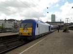 DE 2000-01 (92 80 1223 053-0 D-NOB) am 14.4.2014 im Bahnhof HH-Altona, vor dem NOB 81752 nach Westerland