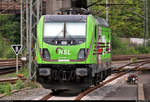 187 505-3 der Akiem S.A.S., vermietet an die HSL Logistik GmbH (HSL), ist im Bahnhof Hamburg-Harburg abgestellt.
Aufgenommen am Ende des Bahnsteigs 5/6.
[5.8.2019 | 16:11 Uhr]