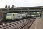 Mit einem Kesselzug aus Hamburg Hohe Schaar fuhr am Abend des 18.07.2019 die 185 650-9 von ITL durch den Bahnhof von Hamburg Harburg in Richtung Rangierbahnhof Maschen.