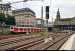 Nachschuss auf 472 561-0 und 472 ??? der S-Bahn Hamburg als S31 von Pinneberg nach Hamburg-Neugraben, die Hamburg Hbf (S-Bahn) auf Gleis 3 erreichen.