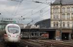 411 030-0  Jena  als ICE 1507 von Hamburg-Altona nach Leipzig Hbf bei der Ausfahrt aus Hamburg Hbf am 10.05.2013; Netten Gru an den Tf!