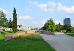 Hier im heutigen Lohsepark befand sich einst der Hannoverscher Bahnhof. Seit den 90ern ist er stillgelegt und 2007 wurde mit dem Abriss und dem Bau eines neuen Stadtviertels begonnen.

Hamburg 28.07.2021