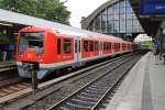 Am 12.9.12 steht dieser ET474 als S31 im Bahnhof Hamburg-Dammtor.