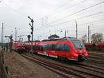 DB Regio Bombardier Talent2 442 283 trifft am 02.03.19 in Hanau Hbf auf DB Cargo 193 314-2