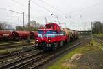 SBB Cargo International Alstom H3 1002 035-6 mit drei Kesselwagen in Hanau Hbf am 23.12.22 vom Bahnsteig aus fotografiert