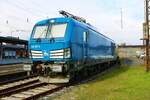 PRESS Siemens Vectron DualMode 248 105-9 abgestellt in Hanau Hbf Südseite am 04.02.23 vom einem Gehweg aus fotografiert