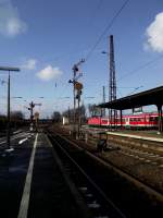 Zwei Flgelsignale am 09.02.13 in Hanau Hbf 