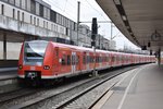 HANNOVER, 19.03.2016, 424 021-4 fährt in den Hauptbahnhof ein