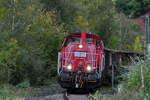 261 109-3 fährt Anfang Oktober 2020 durch ein Hattinger Industriegebiet.