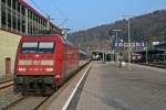 101 103-0 mit dem stark verspteten IC 281 nach Zrich HB am Nachmittag des 06.03.14 beim Verlassen des Bahnhofs Horb.