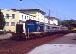 212 320 in Iserlohn mit N-Zug nach Dortmund Hbf., 16.05.1989, 