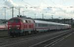 225 811-9 (218 011-7) ist mit dem IC 2057 Saarbrcken - Frankfurt (Main) am 16.05.2012in Kaiserslautern