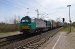 272 404-5 mit einem Containerzug durch Kaldenkirchen in Richtung Venlo unterwegs.