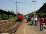 Dies war ein Treffen der britischen Eisenbahnfreunden in Karthaus. Sie hatten eine Tour von England ber Belgien und Luxembourg nach Deutschland gemacht und dabei an einem besonder Knotenbahnhof halt gemacht. Karthaus ist Knotenbahnhof richtung: Saarbrcken, Trier, Luxembourg und Frankreich. 
Gleis 53 in Karthaus am 28.04.07