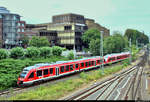 648 961 und 648 454 (Alstom Coradia LINT 41) von DB Regio Schleswig-Holstein (DB Regio Nord) als RE 21222 (RE74) nach Husum verlassen ihren Startbahnhof Kiel Hbf auf Gleis 6b.
Aufgenommen von der Gablenzbrücke.
[2.8.2019 | 15:57 Uhr]