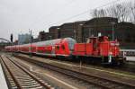 Am 9.2.2016 war 362 559-7 mit einem Dosto-Leerpark auf Rangierfahrt in Kiel Hbf.