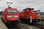 Hier links 101 004-0 mit IC2224 von Köln Hbf. nach Kiel Hbf. und rechts 362 559-7. (Kiel Hbf., 29.2.2016) 