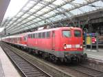 Was haben wir denn hier feines......Die Kastenzehn 110 245 steht am 26.05.2007 mit dem RE 1 nach Aachen am Hacken in Kln Hbf.