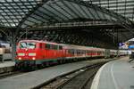 Gff 111 200-2 mit RE1 Verstärker in Köln Hbf, Dezember 2021.