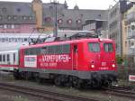 110 243 steht am 4.1.08 in Kln mit zwei Wagen.