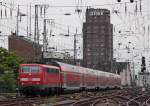 111 010 mit dem RE4869 aus Aachen nach Siegen bei der Einfahrt in Kln Hbf, 23.7.10