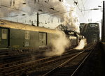 Nachschuss auf 01 150 mit ihrem Sonderzug (Düsseldorf Hbf - Aschaffenburg Hbf) bei der Ausfahrt aus Köln Hbf.