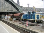261 671-2 vorm einem Arbeitszug bei der Gleissanierung im Hbf Köln am 14.08.13.