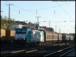 E 186 201 (2809) passiert mit einem gemischten Gterzug den Bahnhof Kln-West (30.09.2011)