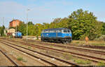 Rübenverkehr in Könnern  218 201-2 setzt im Bahnhof Könnern auf ein anderes Gleis um und holt neue, mit Zuckerrüben gefüllte Container.