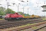 Ausfahrt am Nachmittag des 22.06.2019 von NRAIL/Hering Bahnbau GmbH 261 004-6  Paula  mit ihrem Bauzug aus dem Rangierbahnhof von Koblenz Lützel vorbei am DB Museum in Richtung Hauptbahnhof.