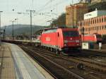 185 235-9 mit einem Ganzzug aus Containertragwagen durchfhrt den Koblenzer Hbf.