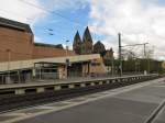 Bahnsteig 1 und 2 am 24.04.2012 in Koblenz Stadtmitte.