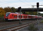 Am heutigen Abend verlässt die Doppeleinheit 1440 806-6 und 324 die S-Bahnstation Korschenbroich als S8 nach Mönchengladbach Hbf.27.10.2016