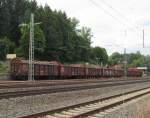 Mehrere Holzwagen der Bauart  Ealos  stehen am 18. Juli 2012 zur Beladung an der Laderampe in Kronach abgestellt.