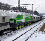 91 10 3103 302-8 FIN-VR wird am 03. Januar 2016 von 103 222 durch Kronach überführt.