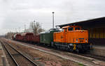 106 756 wartet am Morgen des 02.03.19 mit ihrem Fotogüterzug in Köthen auf die Abfahrt nach Aken.