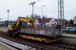 Liebherr 900 steht mit einem Zusatzwagen in Lbbenau/Spreewald und wartet auf weitere Aufgaben.